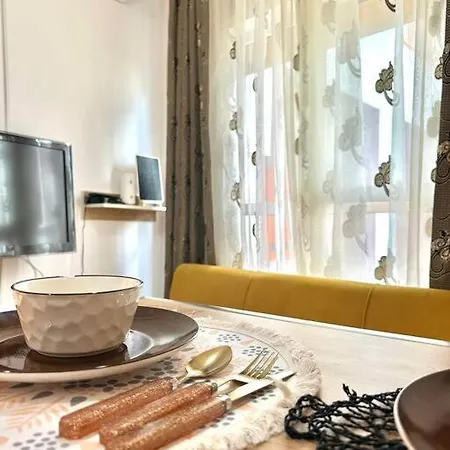 Atmangalem21, Your Cozy * Τίρανα